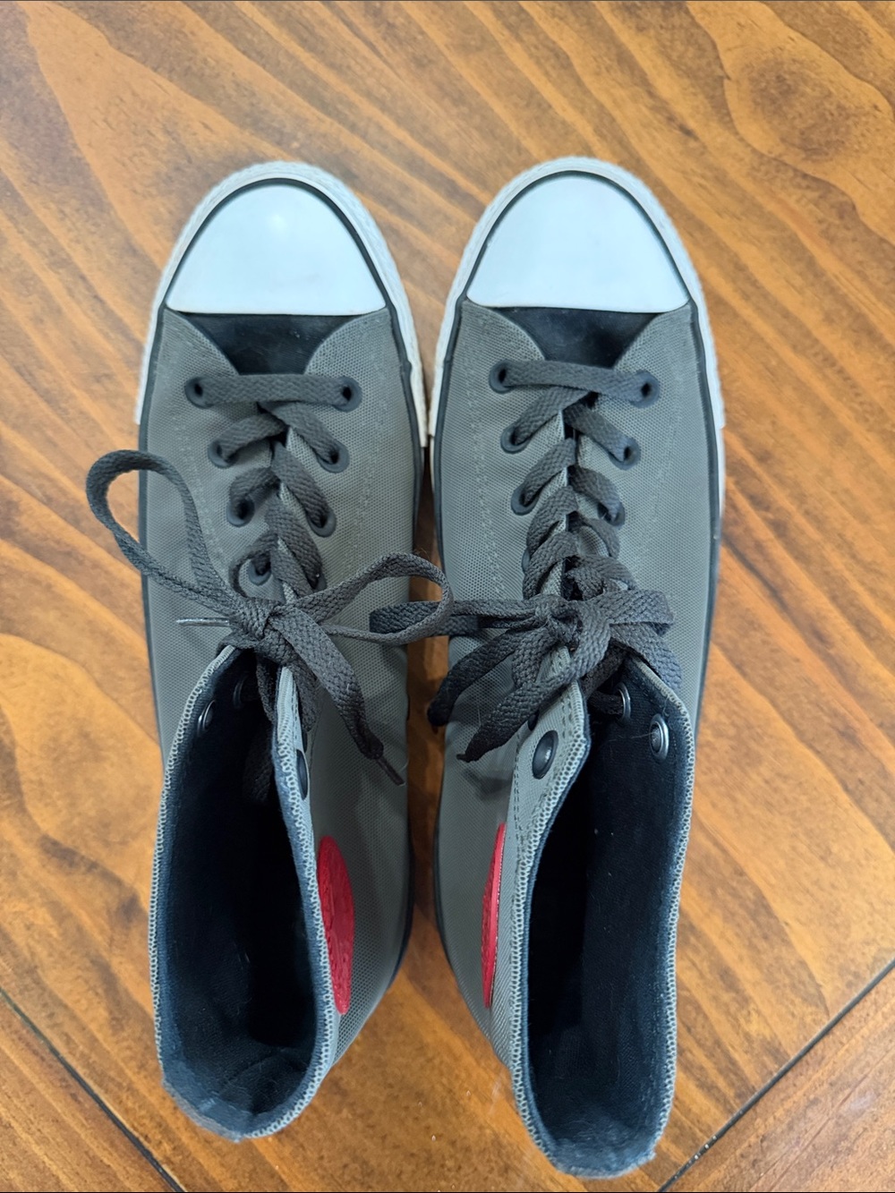 Men’s Size 9 Converse Gray High-Top Textured Synthetic Sneakers with Black Trim